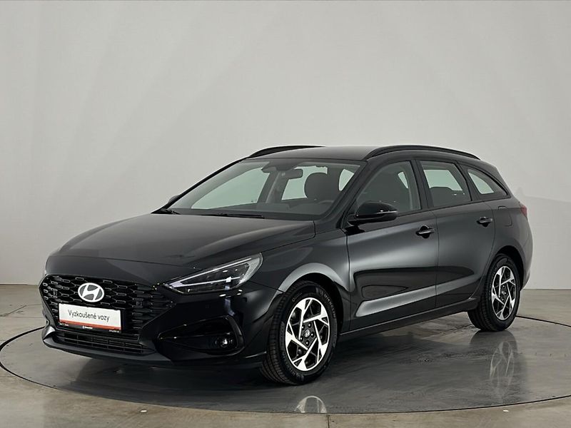Hyundai i30 Smart DCT - fotka 1 z 26