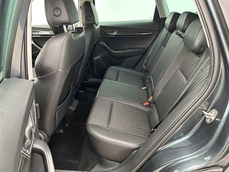Škoda Karoq 1.5 TSI Style Plus - fotka 23 z 30