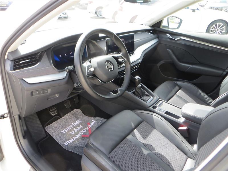 Škoda Octavia 2,0 TDI Style ČR Kamera Výhřev - fotka 14 z 29