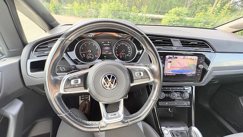 Volkswagen Touran (2020) Highline R-Line 1,5 TSI DSG - fotka 9 z 22