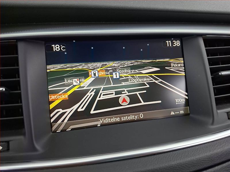 Peugeot 508 (2014) 2.2 HDi, Automat, Navi, Xenony - fotka 15 z 22
