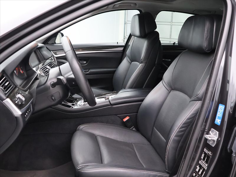 BMW Řada 5 3,0 D 190 kW X-Drive Luxury Li - fotka 10 z 35