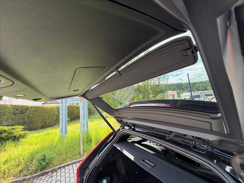 Volvo XC60 2,0 - fotka 15 z 62