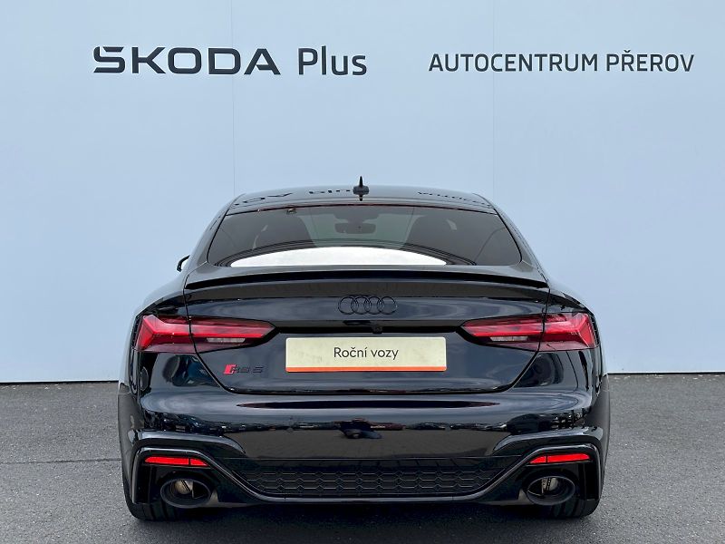 Audi RS 5 (2025) Sportback 2.9 TFSI 346kW Quatt - fotka 33 z 35