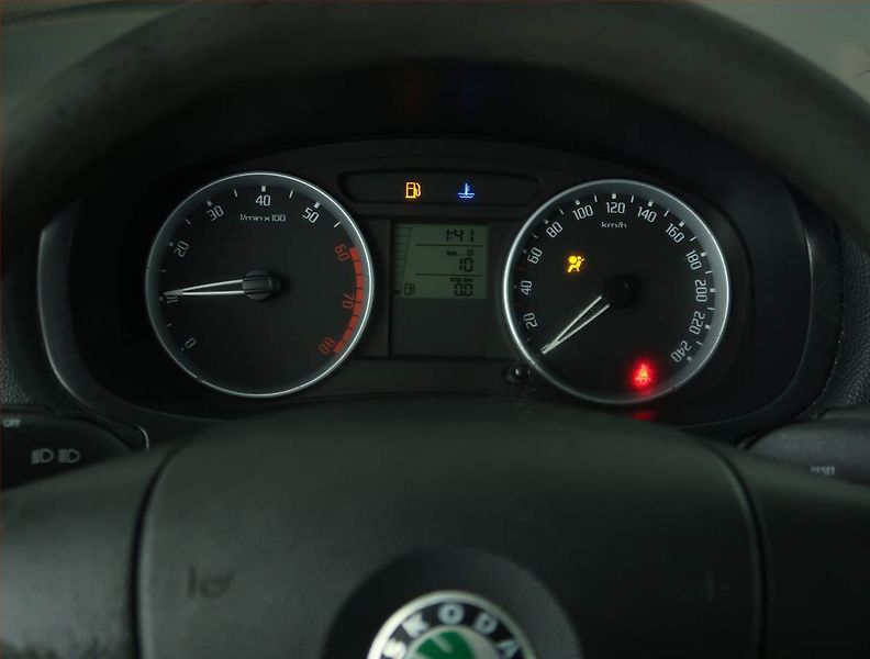 Škoda Roomster (2008) 1.4 16V, po STK, jezdí výborně - fotka 11 z 15