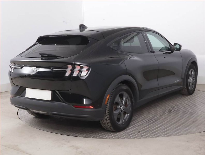 Ford Mustang Mach-E (2021) Standard Range RWD, SoH 94% - fotka 5 z 20