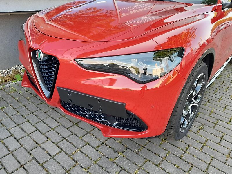 Alfa Romeo Stelvio (2025) Veloce 4x4 2,2 MTJ  210PS - fotka 11 z 34