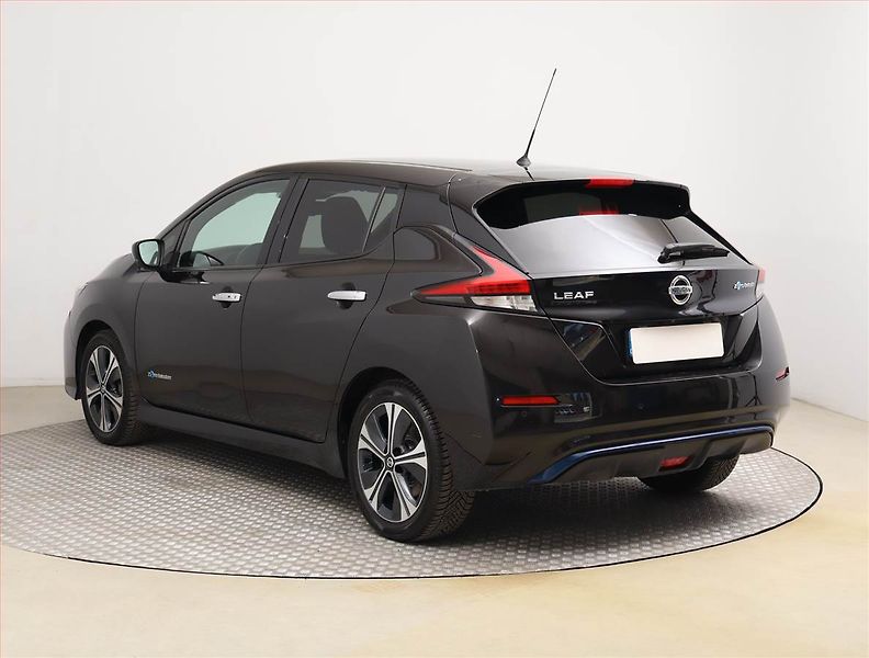 Nissan Leaf (2018) 40 kWh, SoH 87%, Automat - fotka 4 z 28