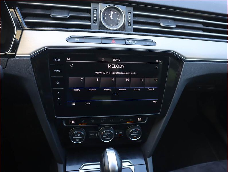 Volkswagen Passat (2018) 2.0 TDI, Automat, Kůže, Navi - fotka 12 z 20