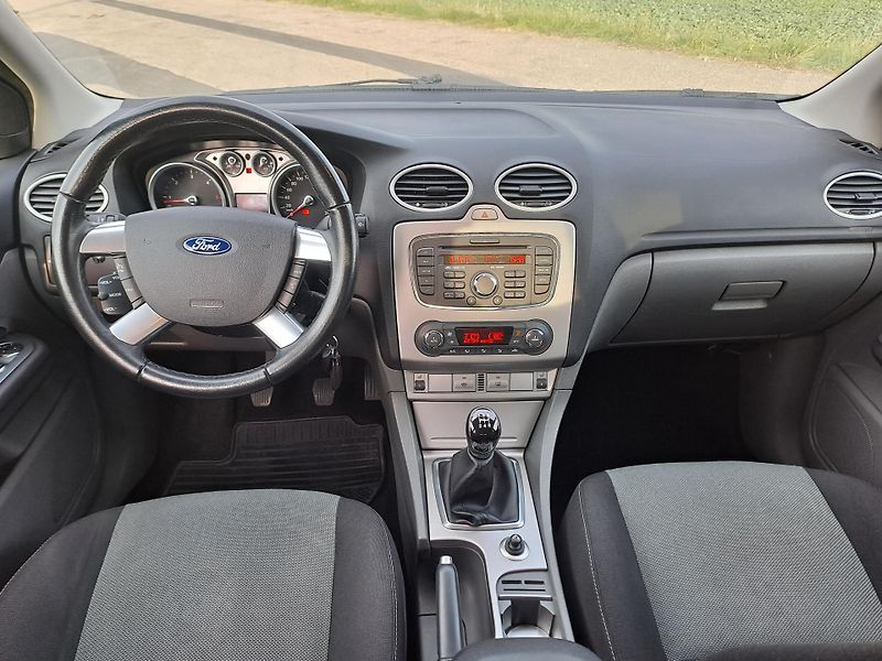 Ford Focus (2011) 1.6 TDCi, DOLOŽENÉ KM, PĚKNÝ  - fotka 18 z 30