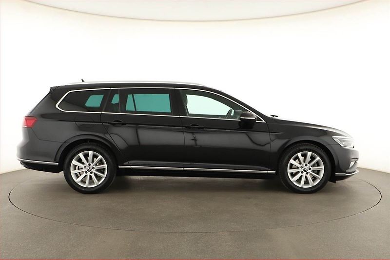 Volkswagen Passat (2020) 2.0 TDI - fotka 6 z 20