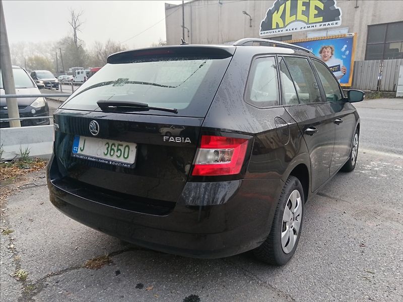 Škoda Fabia 1,0 MPi  Active - fotka 10 z 21