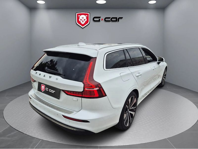 Volvo V60 T6 AWD Recharge Inscription - fotka 2 z 4