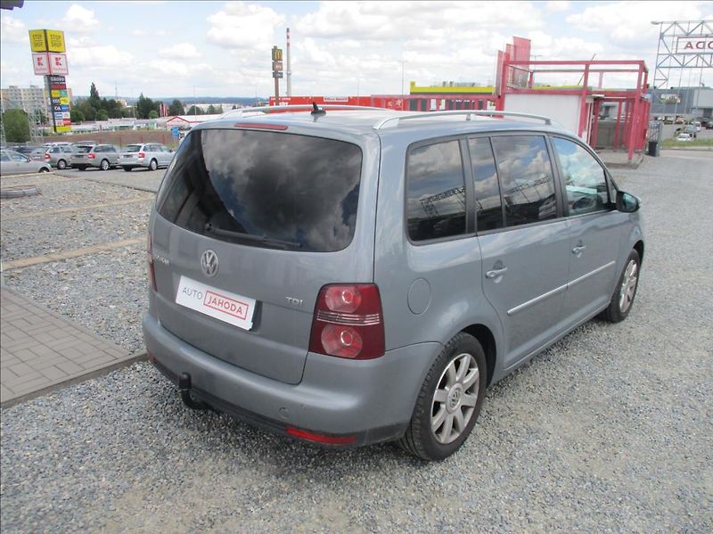 Volkswagen Touran 1,9 TDI, aut.klima,Navi,tažné, - fotka 8 z 21