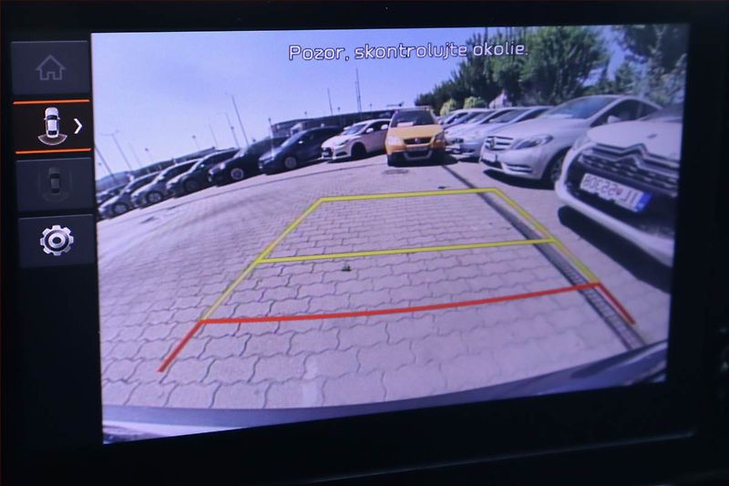 Kia Ceed (2022) Gold 1.5 T-GDI, Serv.kniha - fotka 17 z 23