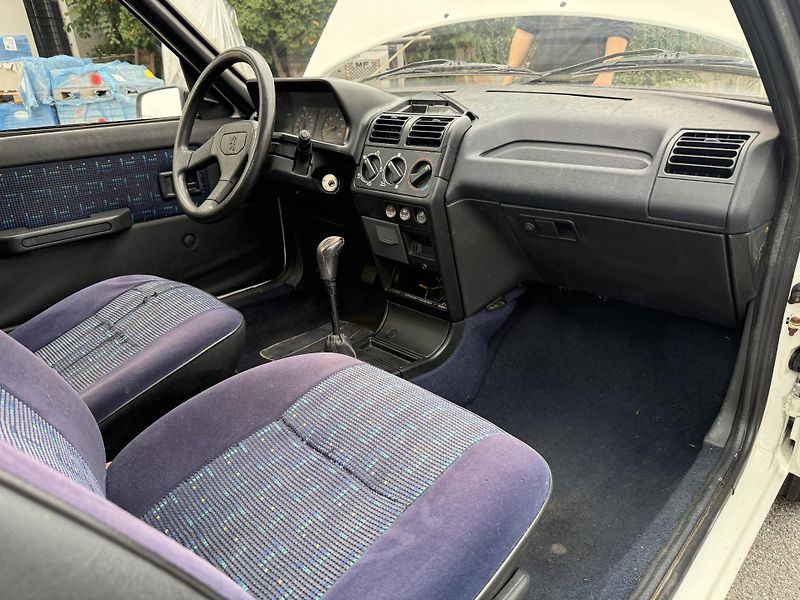 Peugeot 205 1.9 TD 51 kW - fotka 13 z 16