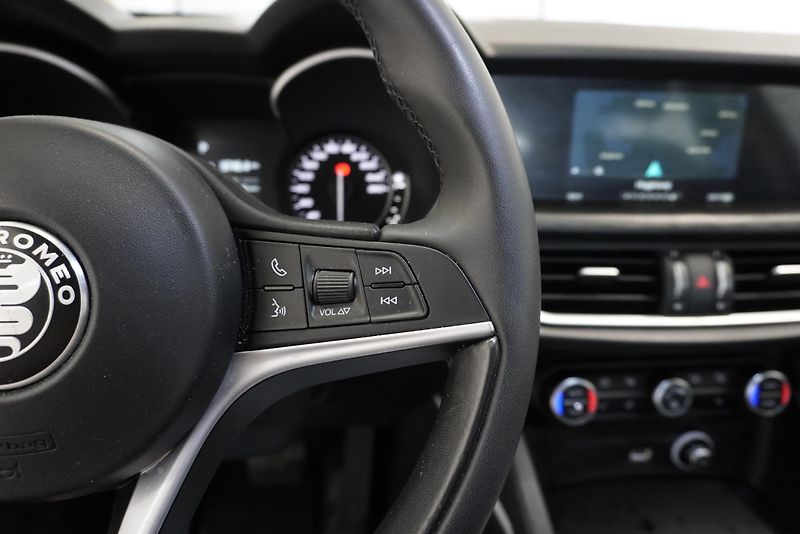 Alfa Romeo Stelvio 2.2D 132kW, 121 000KM - fotka 18 z 29