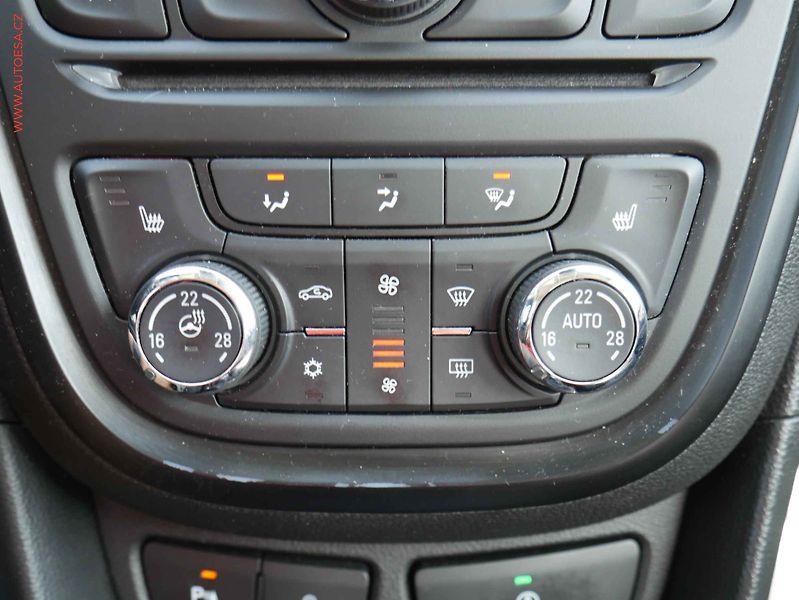 Opel Mokka (2015) 1.6 CDTi 4x4, AC, tempo - fotka 19 z 20
