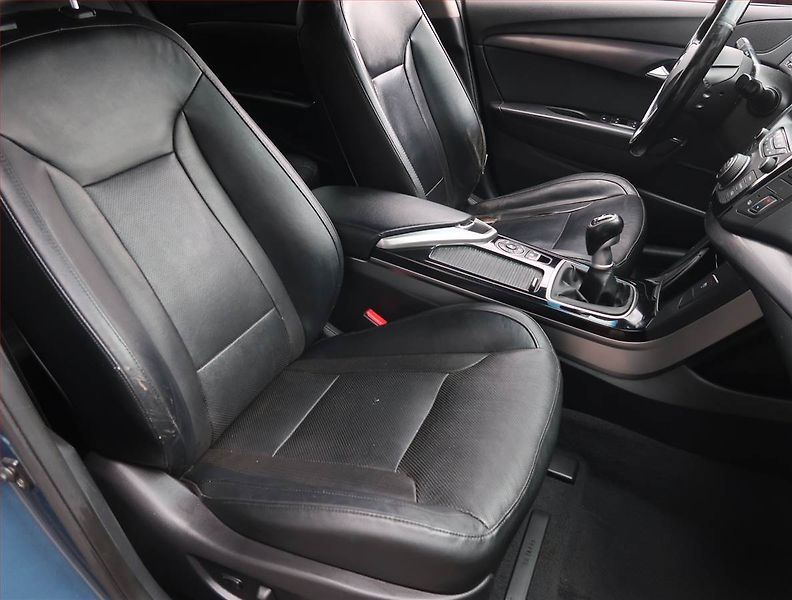 Hyundai i40 (2012) 1.7 CRDi, Serv.kniha, Navi - fotka 9 z 23