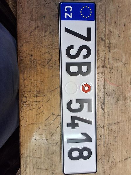 Subaru Forester 2.0 benzin  Rezervace - fotka 37 z 43
