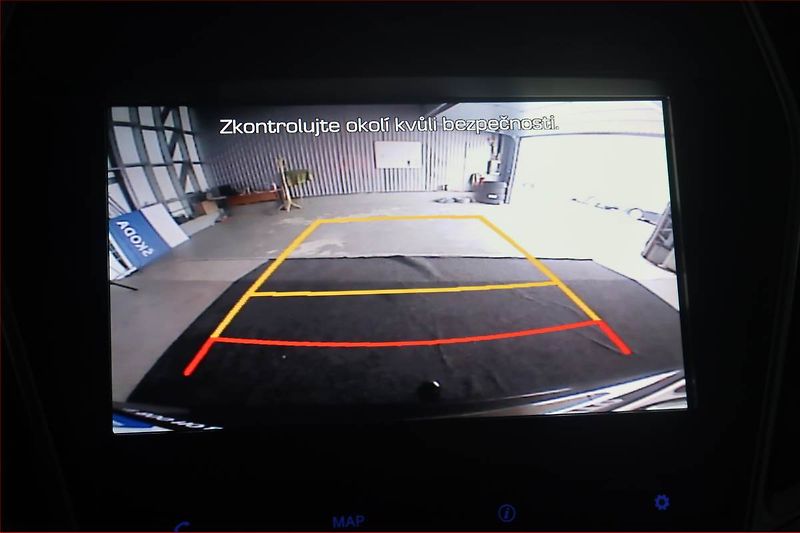 Hyundai Santa Fe (2017) 2.2 CRDi Blue, 4X4, Automat - fotka 20 z 20