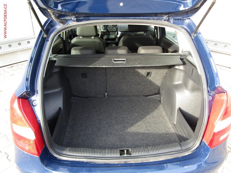 Škoda Fabia (2012) 1.6 TDi, ČR, AC, tažné - fotka 7 z 17