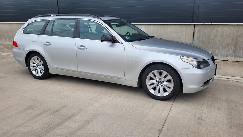 BMW Řada 5 525iA  - fotka 7 z 25