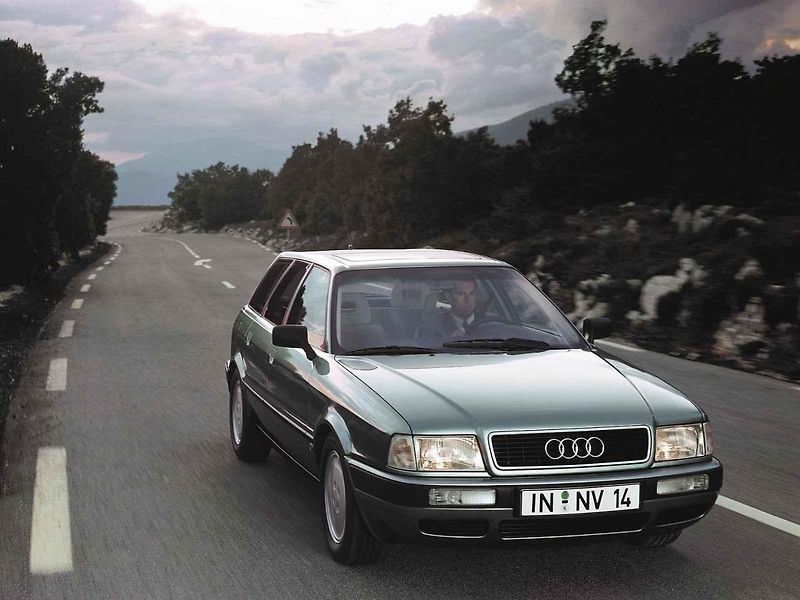 Audi 80 na dobové reklamní fotografii