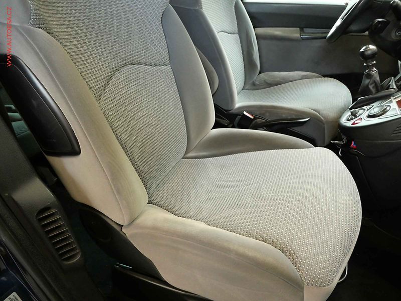 Peugeot 807 (2009) 2.0 HDI, AC, výhřev sed. - fotka 12 z 15