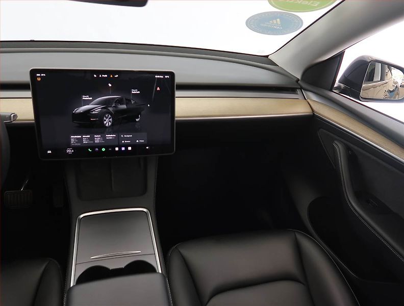 Tesla Model Y (2023) Standard LFP 64kWh, SoH 94% - fotka 8 z 31