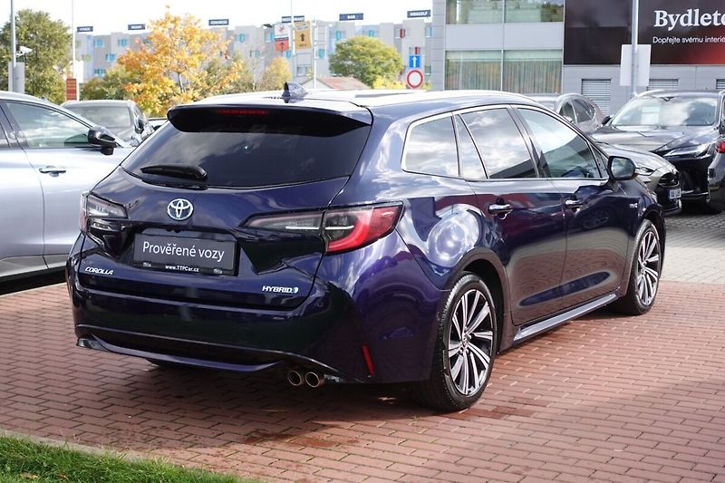Toyota Corolla 2.0 HEV Comfort Style Tech TS - fotka 4 z 31