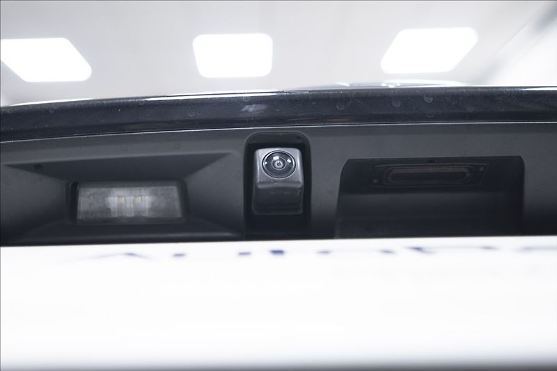 Subaru Outback 2,5 i AT AWD NAVI KAMERA TAŽNÉ - fotka 43 z 45