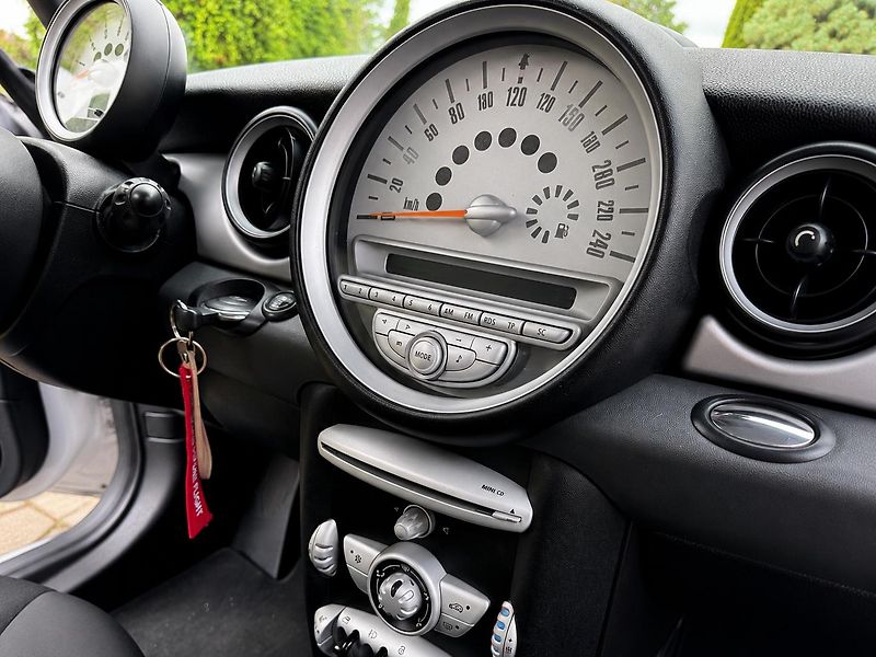 Mini Cooper (2008) 1,6  R56 - fotka 15 z 20
