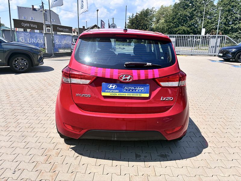 Hyundai ix20 1.6i 92kW KLIMA ČR 1MAJ - fotka 6 z 15