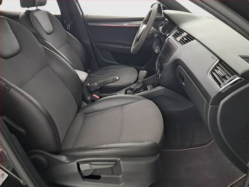 Škoda Octavia (2019) Style 1.5 TSI, Automat, Kůže - fotka 9 z 18