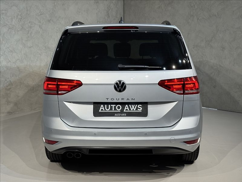 Volkswagen Touran 2,0 TDi  DSG Comfortline LED V - fotka 8 z 43