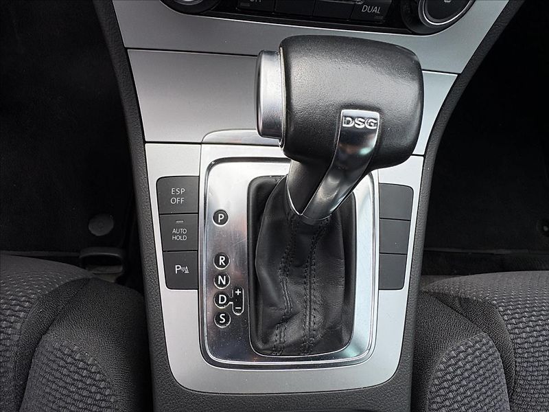 Volkswagen Passat 1,4 TSi 90kW DSG,Výhřev,Tažné - fotka 10 z 28