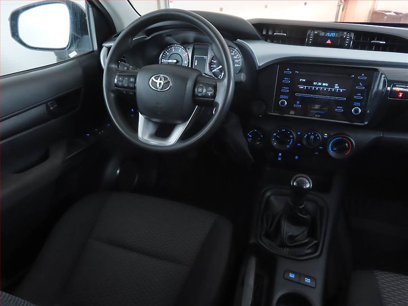 Toyota Hilux (2021) 2.4 D-4D - fotka 7 z 15