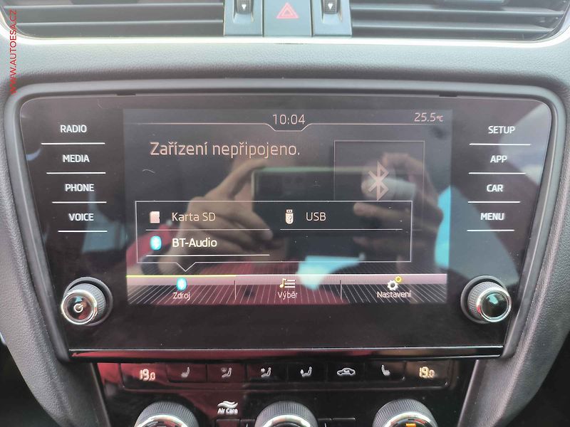 Škoda Octavia (2018) 1.4 TSI, 2.maj,ČR, LED - fotka 12 z 21