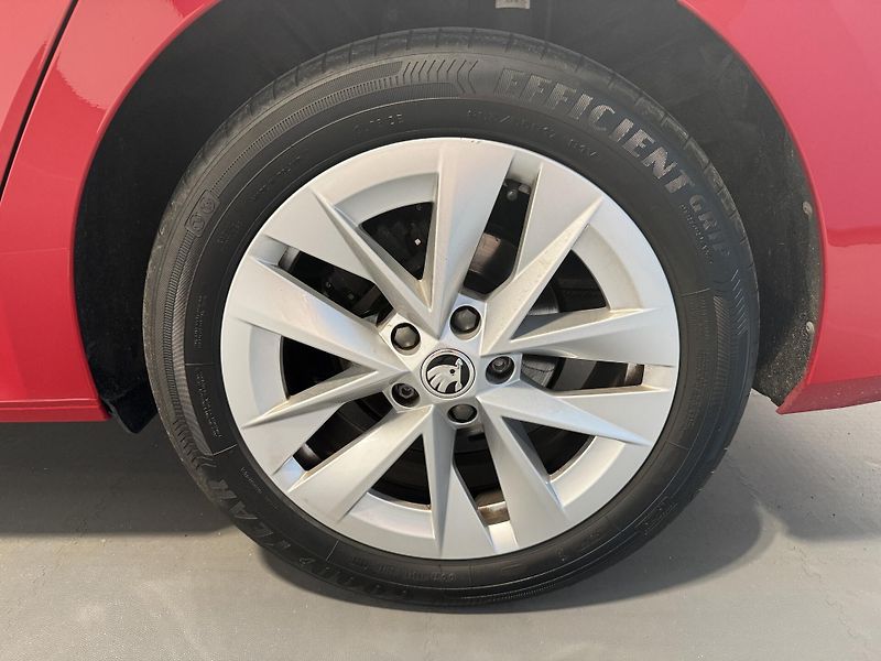 Škoda Octavia 1.5 TSI 110kW Style Combi - fotka 15 z 15