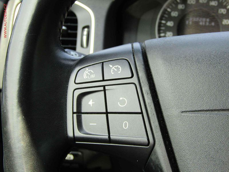 Volvo V60 (2013) 1.6D, AC, STK6/28 - fotka 13 z 19