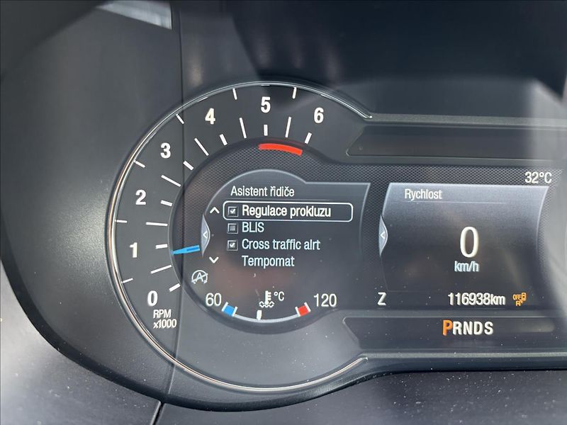 Ford S-MAX 2,0 EcoBlue Titanium AWD AUT - fotka 48 z 51