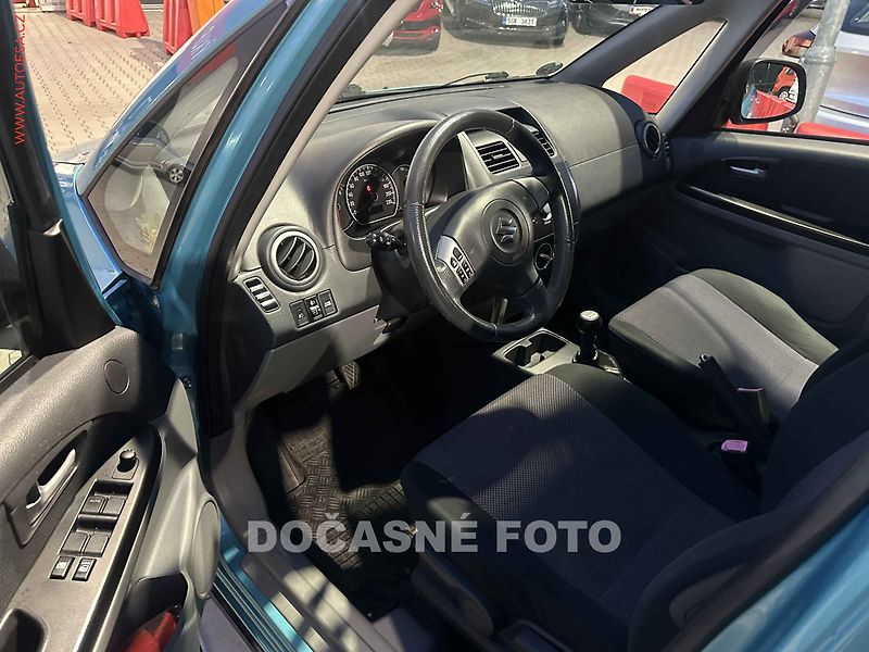 Suzuki SX4 (2009) 1.9DDiS, 2.maj, AC - fotka 3 z 3