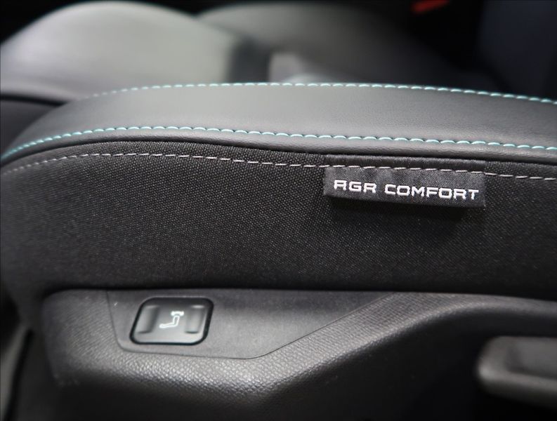 Peugeot 308 1,2 PT AT ALLURE NAVI KAMERA - fotka 37 z 42