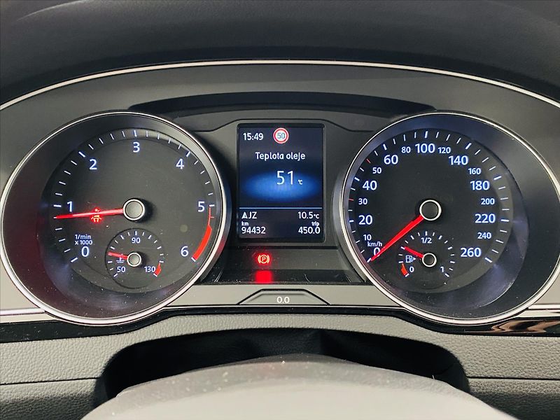 Volkswagen Passat 2,0 TDI 110kW Elegance - fotka 11 z 22