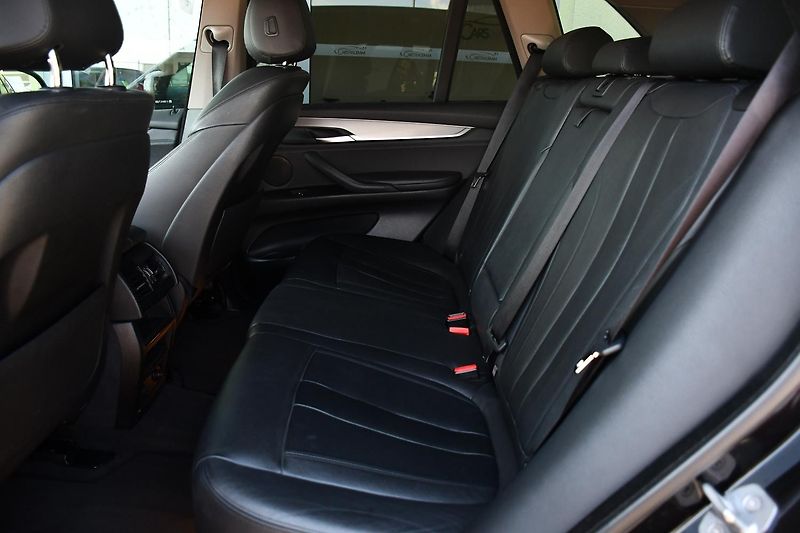 BMW X5 xDrive30d NAVI KŮŽE KAMERA - fotka 19 z 39