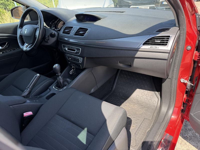 Renault Mégane (2015) 1.2 TCe 85kW ČR - fotka 22 z 40