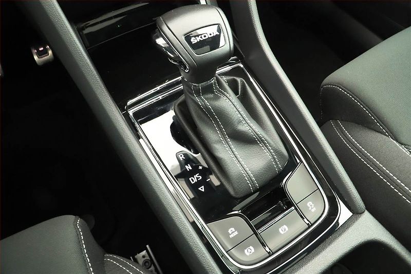 Škoda Karoq (2023) Sportline 1.5 TSI - fotka 10 z 19