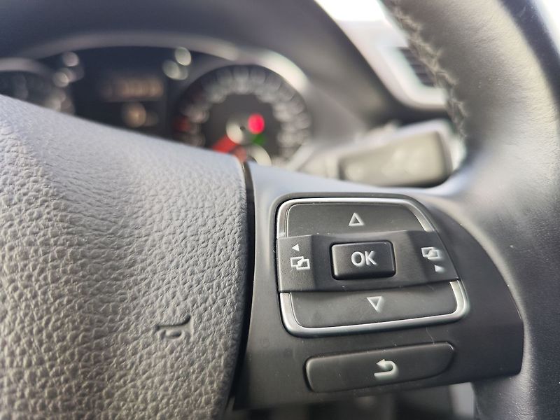 Volkswagen CC 2.0 TDI/130kW Sportline 4x4 AT - fotka 23 z 30