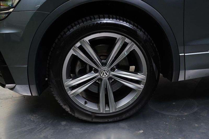 Volkswagen Tiguan - fotka 11 z 26